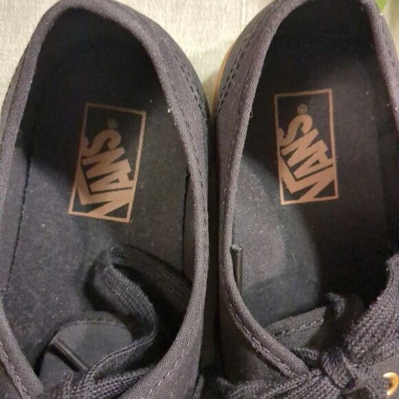 Vans Unisex Black Low Top Shoes with Gold Eyelet - Size 9.5 M, 11 W - Picture 3 of 5